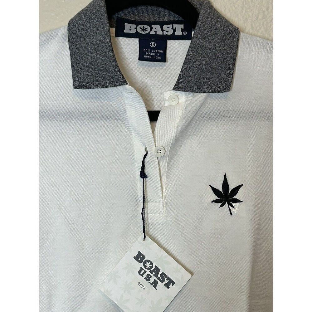 BOAST USA Men's Polo Shirt Size Medium White and Grey with Blue Leaf - Picture 3 of 4